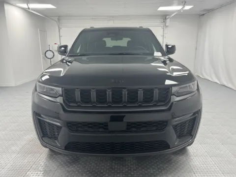 Photos of 2027 Jeep Grand Cherokee Limited for sale in Chillicothe, MO at MAG CDJR