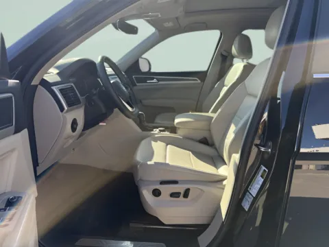 More photos of 2021 Volkswagen Atlas 3.6L V6 SEL at MAG CDJR, MO