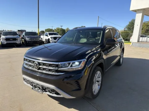 Photos of 2021 Volkswagen Atlas 3.6L V6 SEL for sale in Chillicothe, MO at MAG CDJR