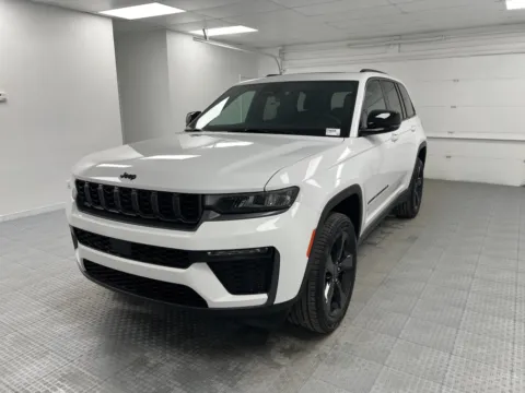 Another view of 2027 Jeep Grand Cherokee Limited for sale in Chillicothe, MO at MAG CDJR