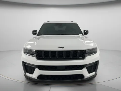 Photos of 2027 Jeep Grand Cherokee Limited for sale in Chillicothe, MO at MAG CDJR