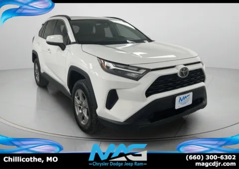 White 2023 Toyota RAV4 XLE for sale in Chillicothe, MO