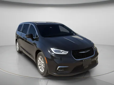 Black 2025 Chrysler Pacifica Select for sale in Chillicothe, MO