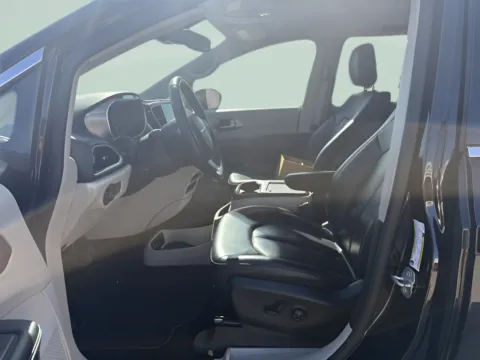 Another view of 2019 Jeep Cherokee High Altitude for sale in Chillicothe, MO at MAG CDJR