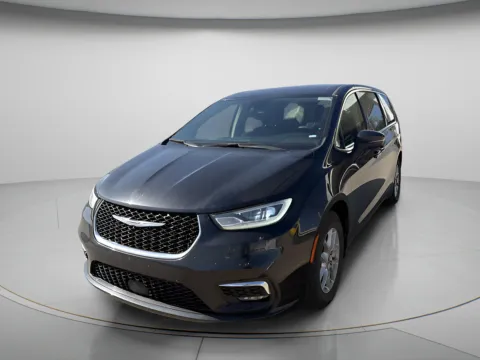 Photos of 2019 Jeep Cherokee High Altitude for sale in Chillicothe, MO at MAG CDJR