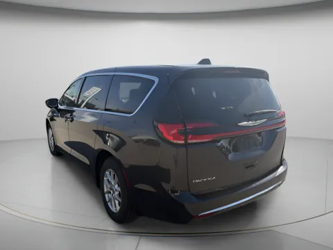 More photos of 2023 Chrysler Pacifica Touring L at MAG CDJR, MO