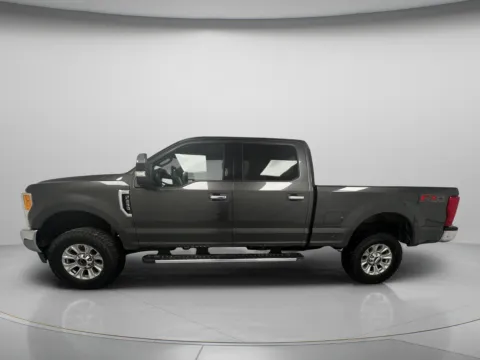 More photos of 2017 Ford Super Duty F-250 SRW XLT at MAG CDJR, MO