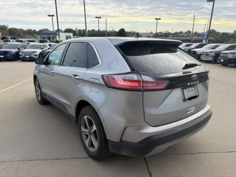 More photos of 2022 Ford Edge SEL at MAG CDJR, MO