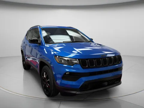 Photos of 2026 Jeep Compass Latitude for sale in Chillicothe, MO at MAG CDJR