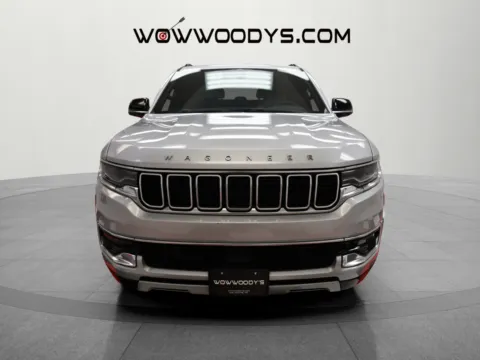 Photos of 2023 Jeep Wagoneer L Series II for sale in Chillicothe, MO at MAG CDJR