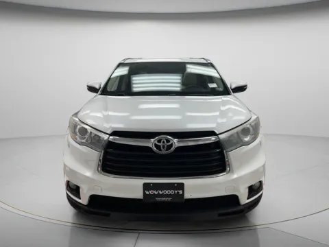 Another view of 2015 Toyota Highlander XLE for sale in Chillicothe, MO at MAG CDJR