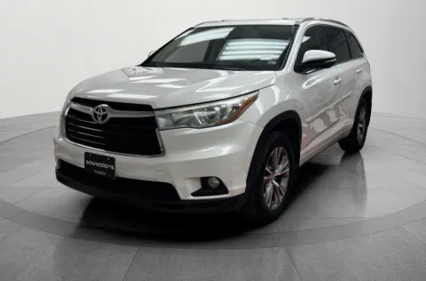 Photos of 2015 Toyota Highlander XLE for sale in Chillicothe, MO at MAG CDJR