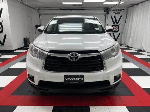 Another view of 2015 Toyota Highlander XLE for sale in Chillicothe, MO at MAG CDJR
