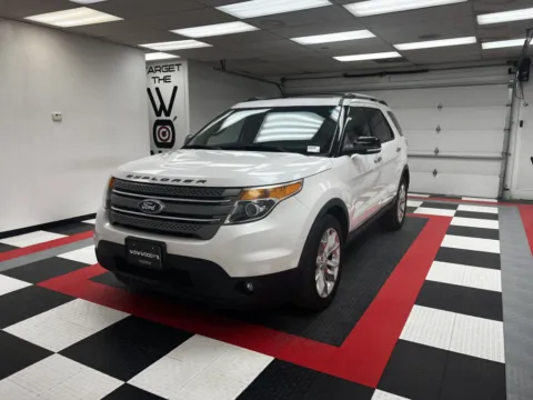 Photos of 2014 Ford Explorer XLT for sale in Chillicothe, MO at MAG CDJR