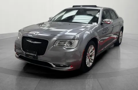 Photos of 2017 Chrysler 300 C for sale in Chillicothe, MO at MAG CDJR