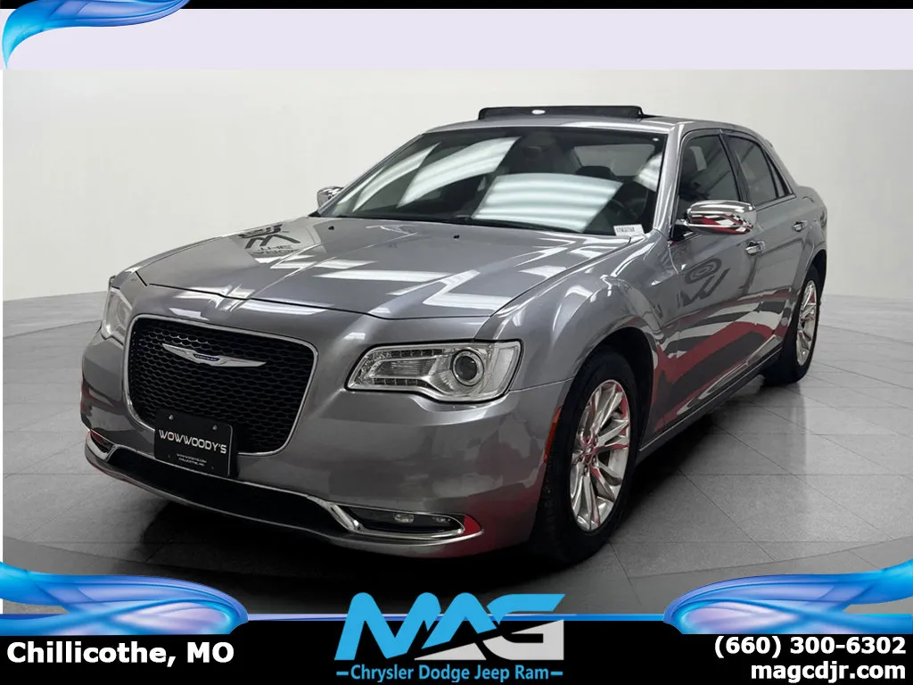 2017 Chrysler 300 C's photo