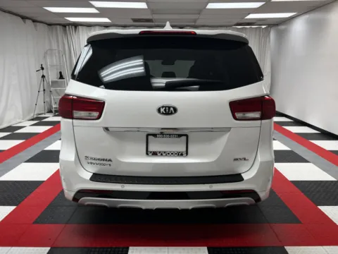 More photos of 2018 Kia Sedona SX-L at MAG CDJR, MO