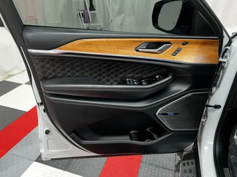 More photos of 2021 Jeep Grand Cherokee L Summit Reserve at MAG CDJR, MO