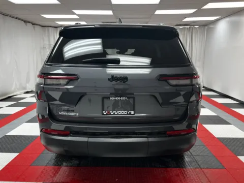 More photos of 2023 Jeep Grand Cherokee L Altitude at MAG CDJR, MO