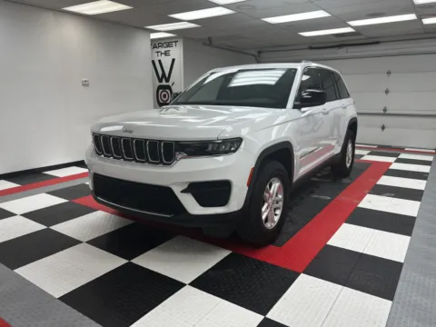 White 2024 Jeep Grand Cherokee Laredo for sale in Chillicothe, MO