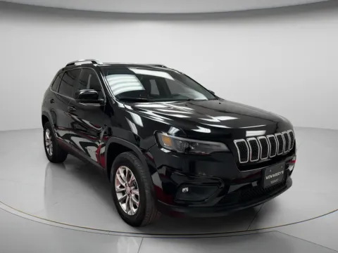 Photos of 2020 Jeep Cherokee Latitude Plus for sale in Chillicothe, MO at MAG CDJR