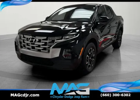 Black 2024 Hyundai Santa Cruz SE for sale in Chillicothe, MO