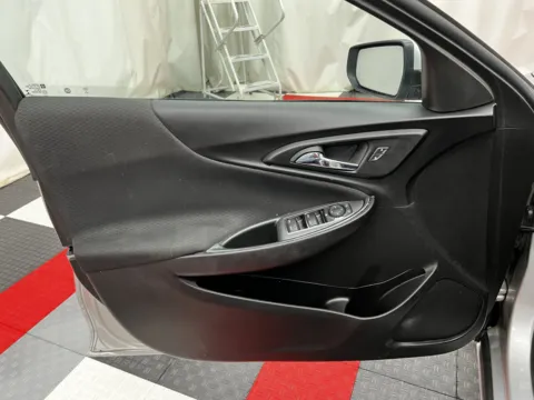 More photos of 2022 Chevrolet Malibu LT at MAG CDJR, MO