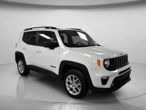 Photos of 2023 Jeep Renegade Latitude for sale in Chillicothe, MO at MAG CDJR