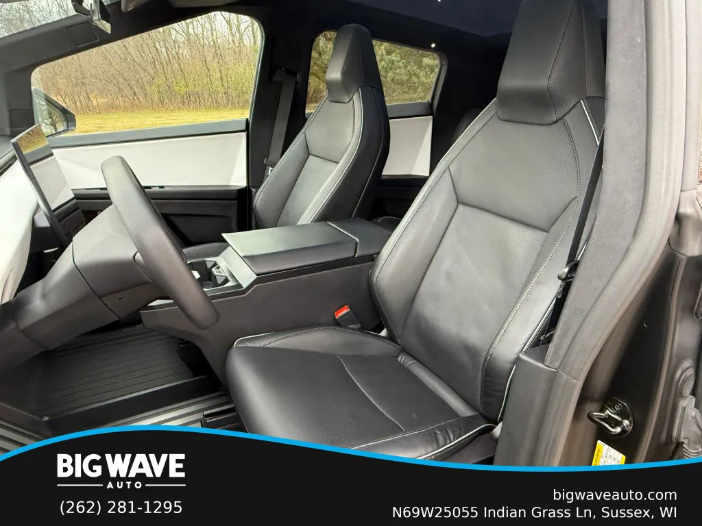 2024 Tesla Cybertruck All-Wheel Drive photo 2