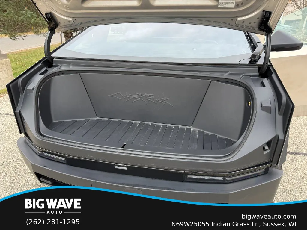 2024 Tesla Cybertruck All-Wheel Drive photo 4