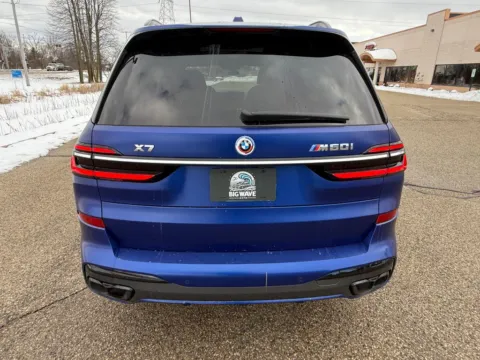 More photos of 2023 BMW X7 M60i at Big Wave Auto, WI