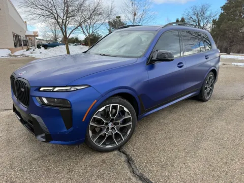 Unknown 2023 BMW X7 M60i for sale in Sussex, WI