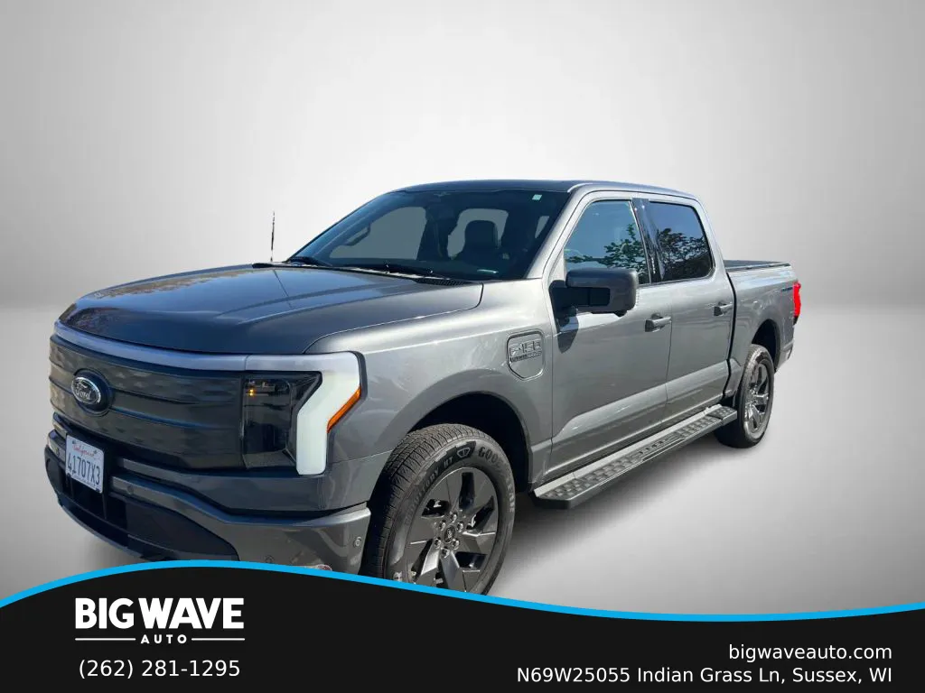 2023 Ford F-150 Lightning Lariat's photo