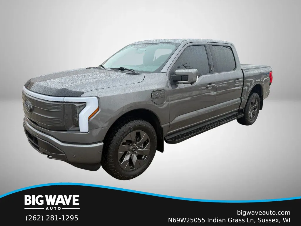 2023 Ford F-150 Lightning Lariat's photo