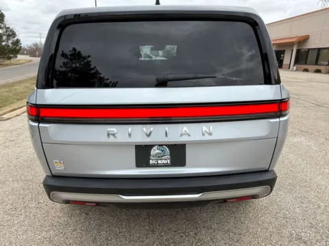 More photos of 2024 Rivian R1S Adventure at Big Wave Auto, WI