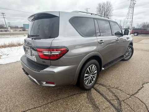 More photos of 2022 Nissan Armada SL at Big Wave Auto, WI