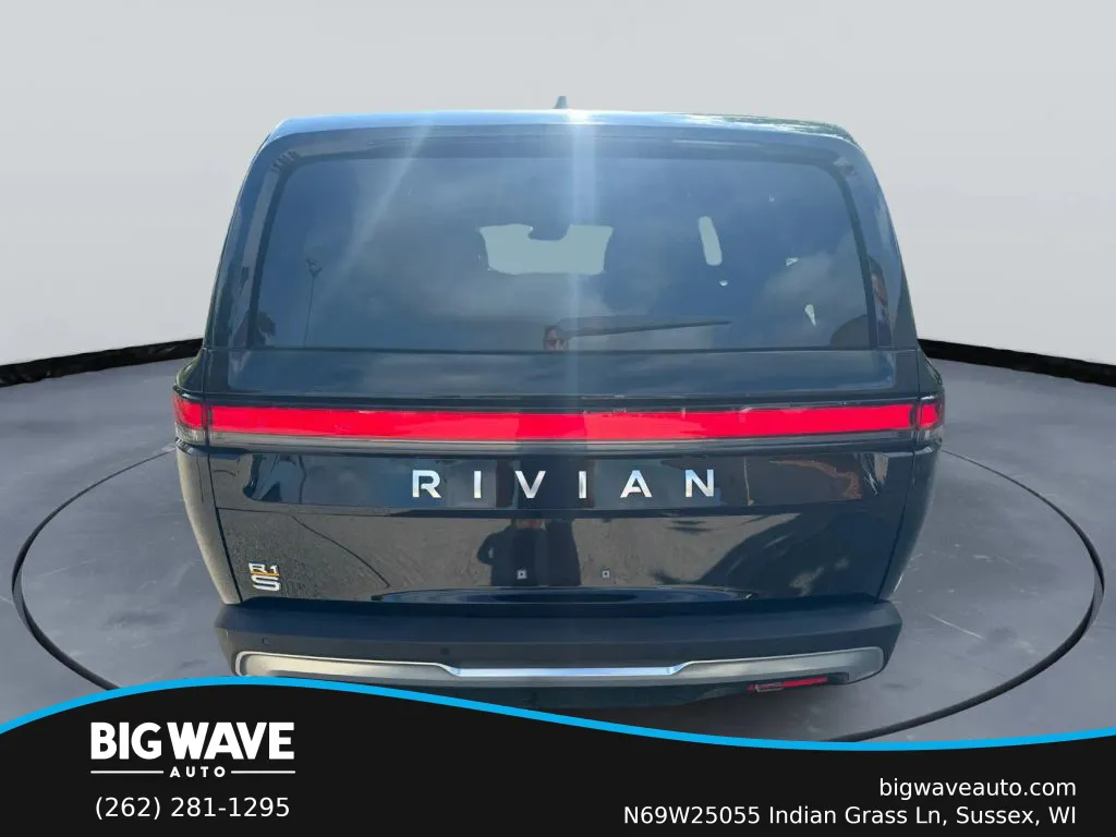 2023 Rivian R1S Adventure photo 5