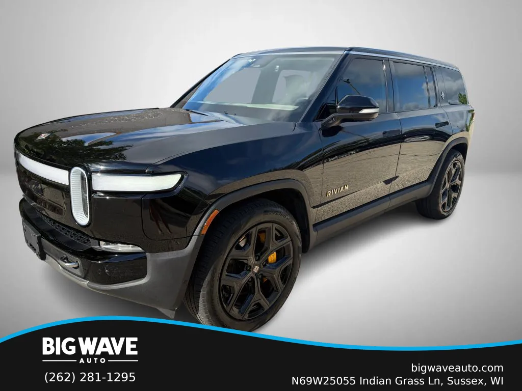 2023 Rivian R1S Adventure's photo