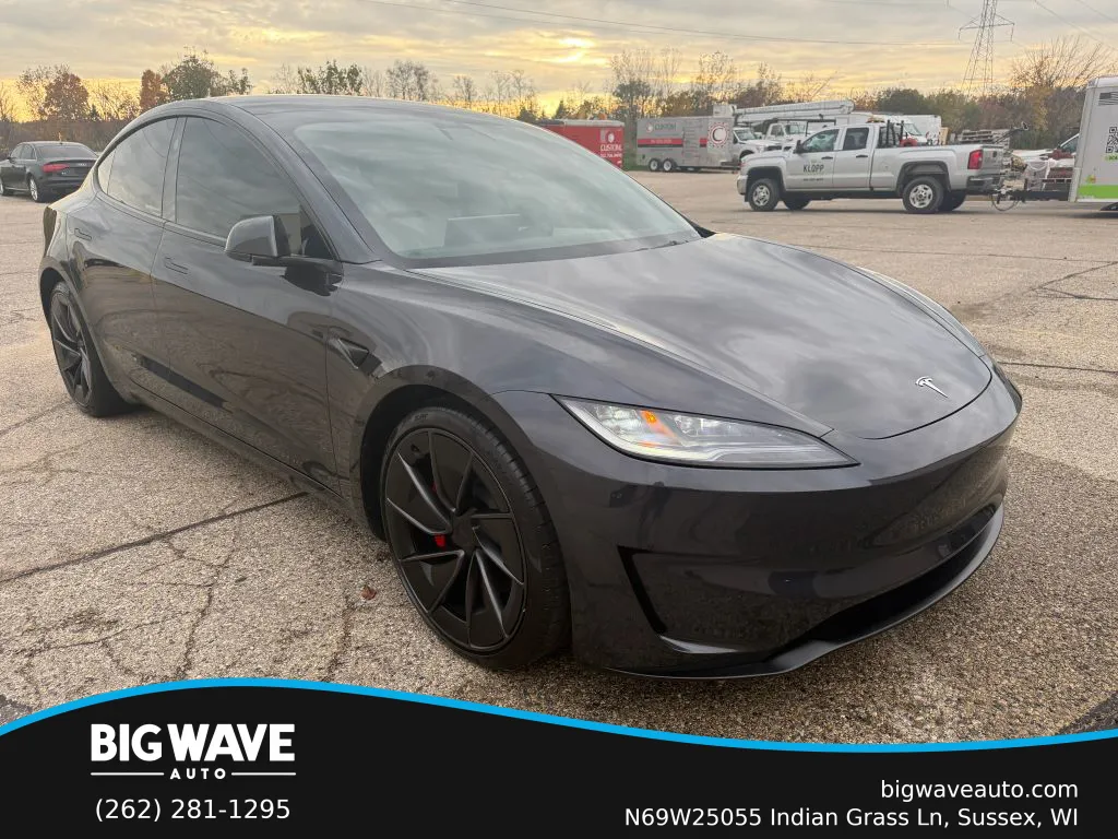 2024 Tesla Model 3 Performance photo 3