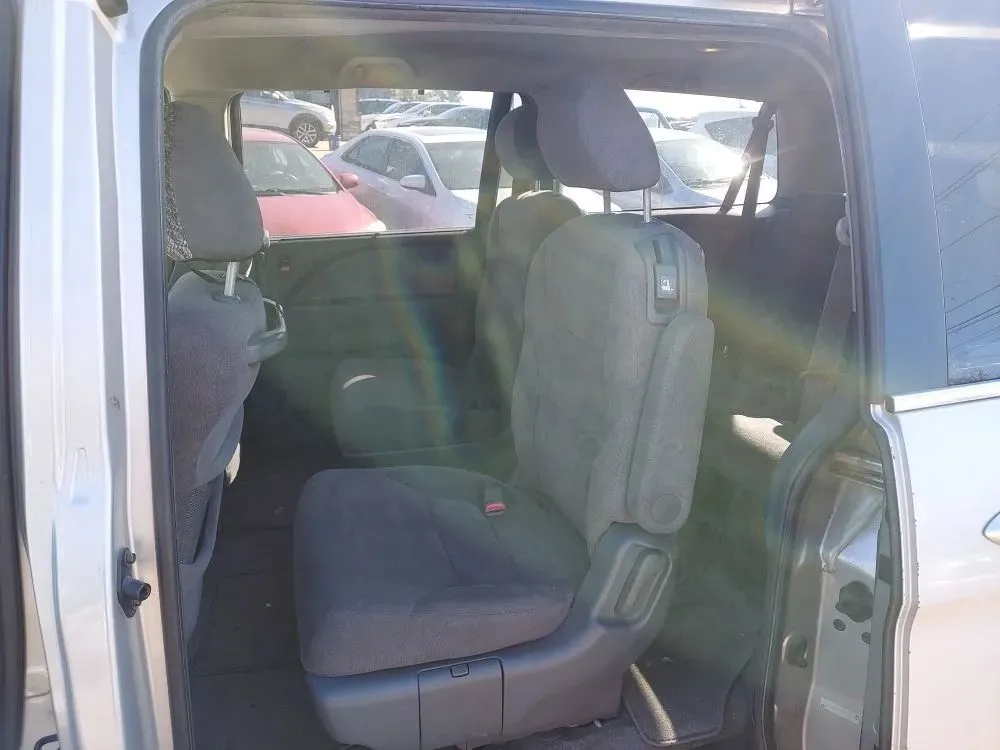 2005 Honda Odyssey EX photo 2