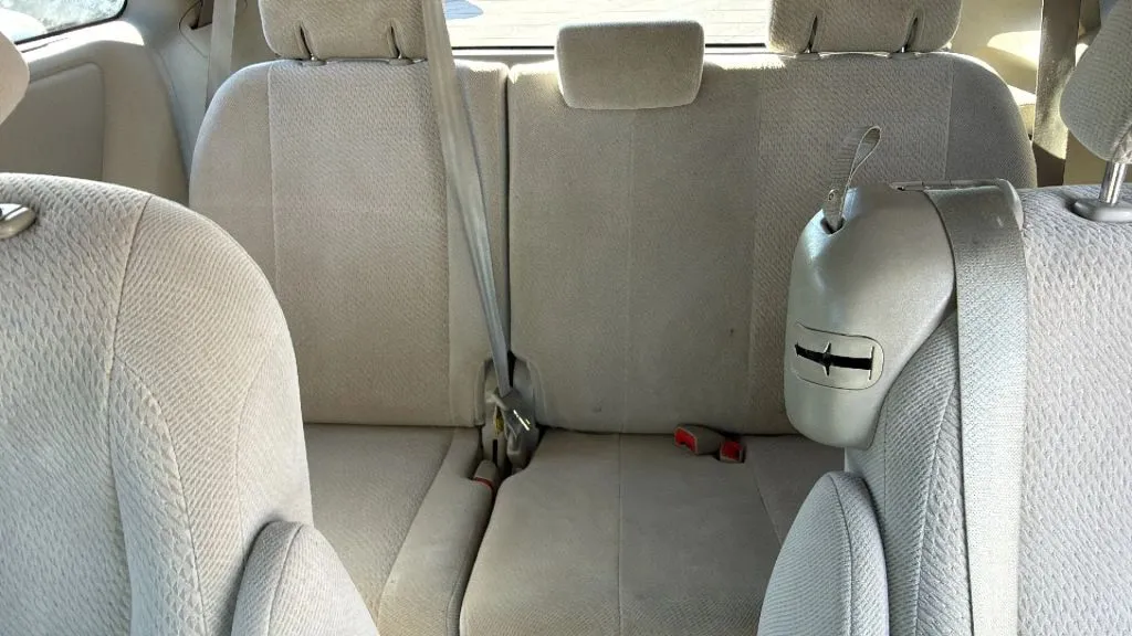 2012 Toyota Sienna LE photo 3