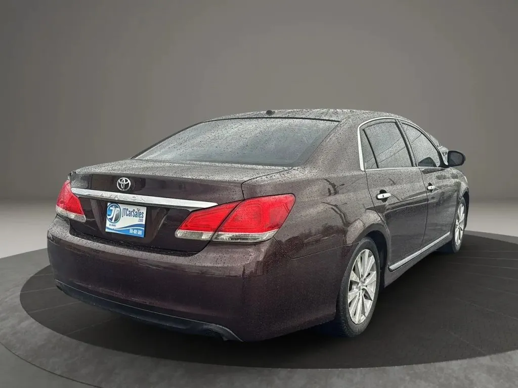 2011 Toyota Avalon photo 4