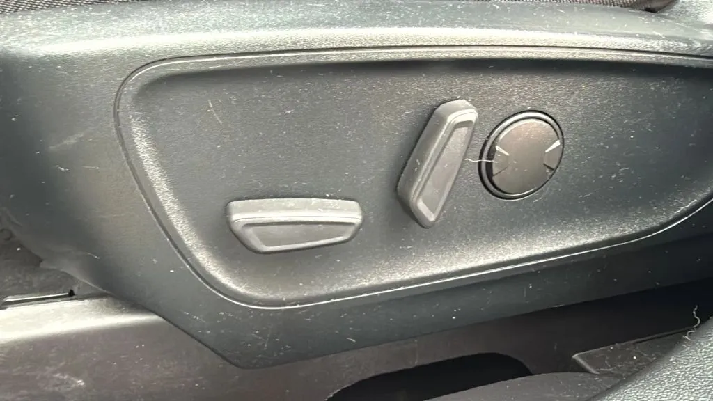 2020 Ford Escape SE Sport photo 4