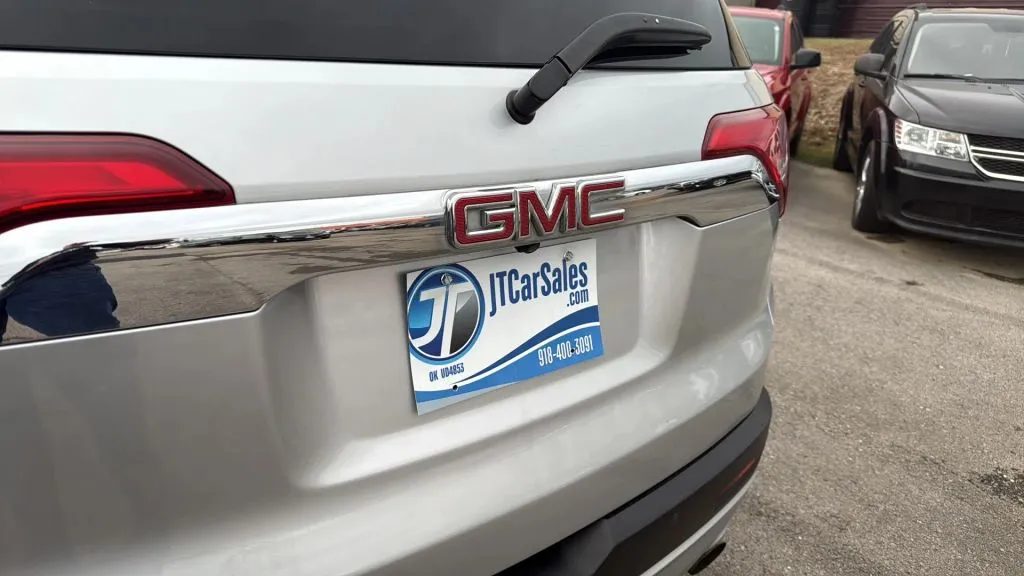 2017 Gmc Acadia SLT photo 4