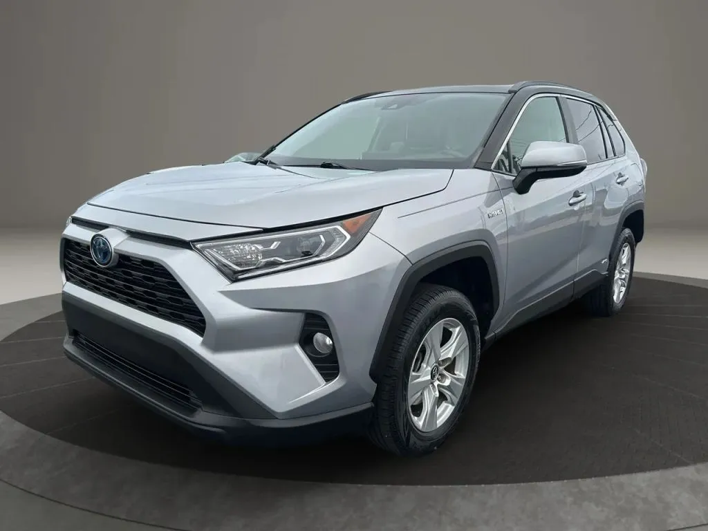 2021 Toyota RAV4 Hybrid XLE Sport photo 2