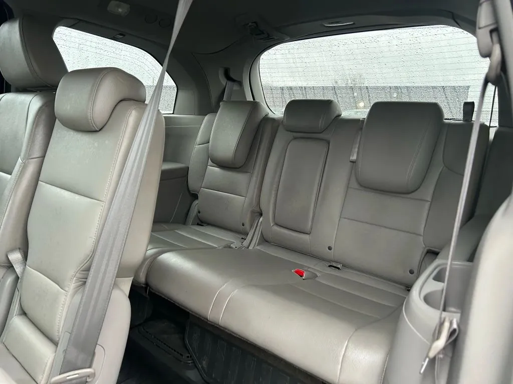 2014 Honda Odyssey Touring Elite photo 4