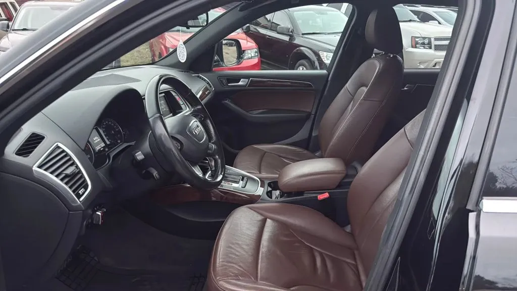 2015 Audi Q5 2.0T Prestige Hybrid TDI Premium Plus photo 2