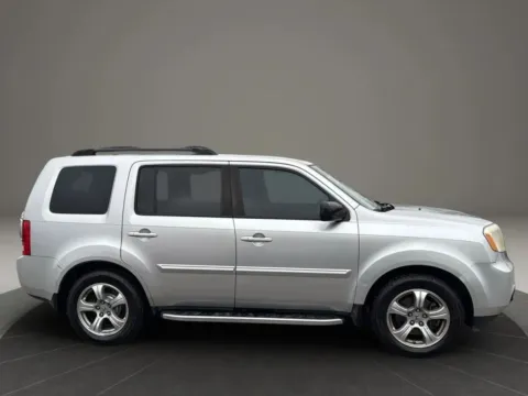 Photos of 2014 Honda Pilot EX-L Sport Utility 4D for sale in Broken Arrow, OK at JT Wholesale Auto, Inc.