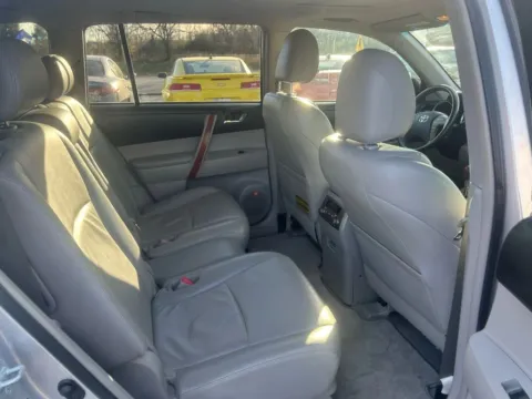 More photos of 2010 Toyota Highlander Limited Sport Utility 4D at JT Wholesale Auto, Inc., OK