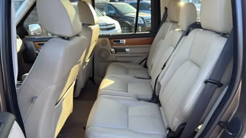 More photos of 2010 Land Rover LR4 Sport Utility 4D at JT Wholesale Auto, Inc., OK